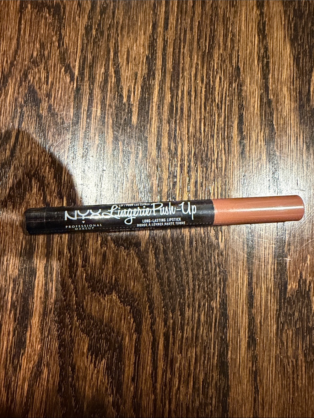 NYX Lingerie Push-Up Lipstick Pencil lace detail
